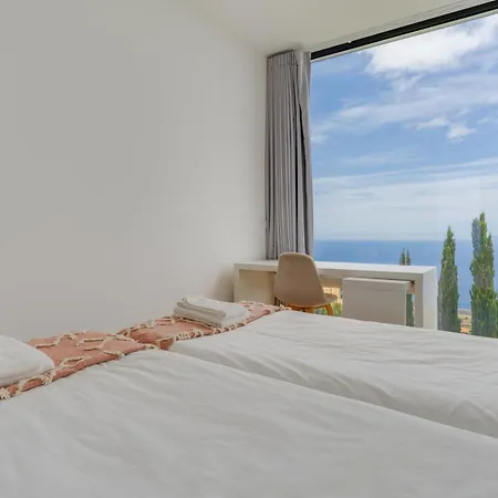 Вилла Cristiano Ronaldo Airport View Санта-Крус