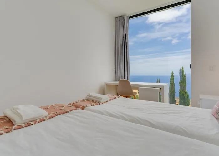 Вилла Cristiano Ronaldo Airport View Санта-Крус