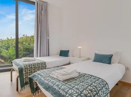 Cristiano Ronaldo Airport View Apartament *
