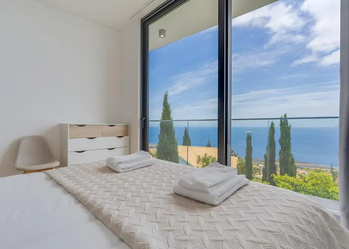 Cristiano Ronaldo Airport View Villa Santa Cruz (Madeira)